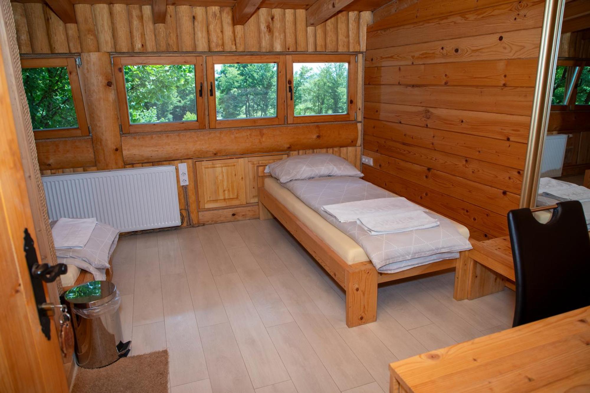 Zivinice Guest House Mala Prica מראה חיצוני תמונה